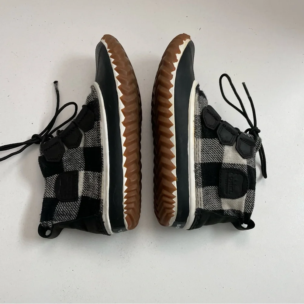 Sorel Out 'n About X Madewell Boots Rain Snow Ankle Flannel Buffalo Check Black - Picture 9 of 15